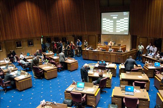 El senado estatal aprueba la ley que criminaliza la presencia de los indocumentados