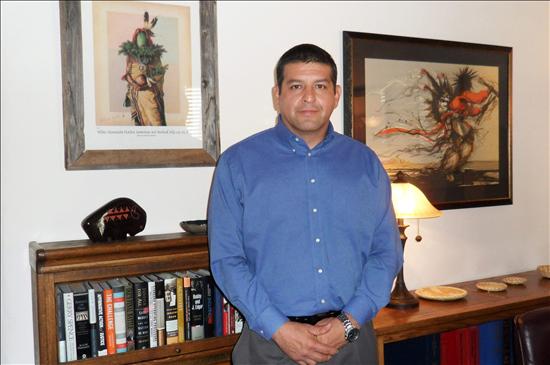 Oficial de la Policía de Tucson demanda al estado por ley SB1070