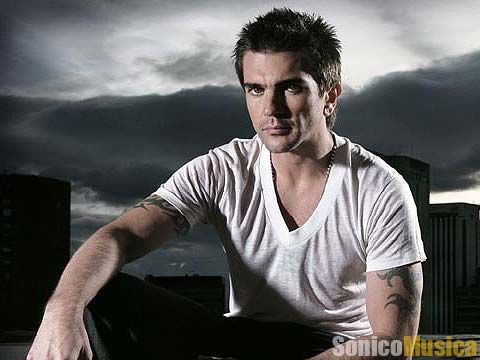 Juanes insiste en su mensaje de paz con su nuevo disco, “PARCE”