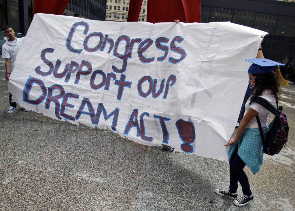 Senado posterga hasta mañana voto clave sobre “Dream Act”