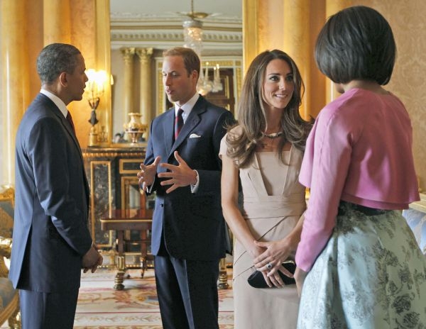 Obama obtiene un recibimiento real en el palacio Buckingham