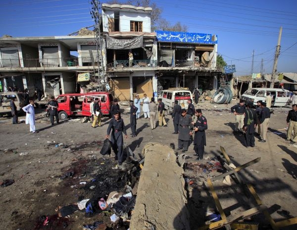 Talibanes se adjudican atentado en Pakistán para vengar a Bin Laden