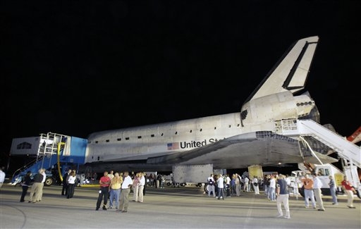 El Endeavour aterriza y acaba penúltima misión de transbordadores