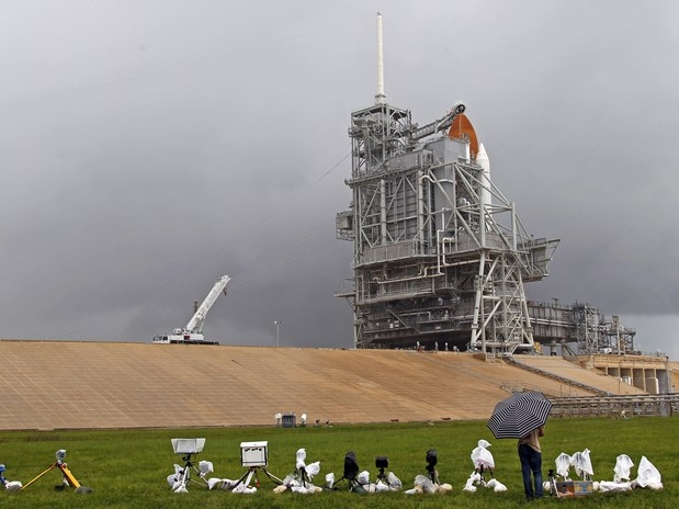La NASA da luz verde a la cuenta atrás del último ‘shuttle’ pese al mal tiempo