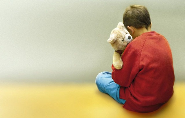 Estudian el autismo en mellizos: ¿genes o condiciones maternas?