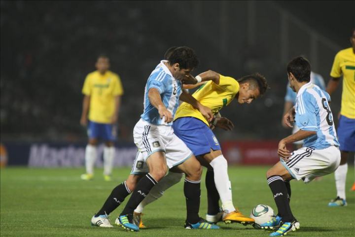 Brasil y Argentina se vuelcan por la victoria en la decisión del “Superclásico”