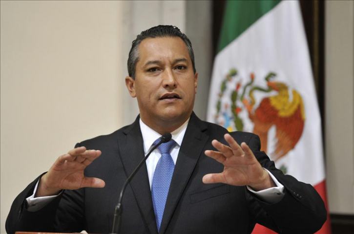 Calderón pierde al ministro del diálogo con víctimas y operativos anticrimen