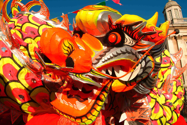 China da la bienvenida al año del dragón con una mezcla de ilusión y temor
