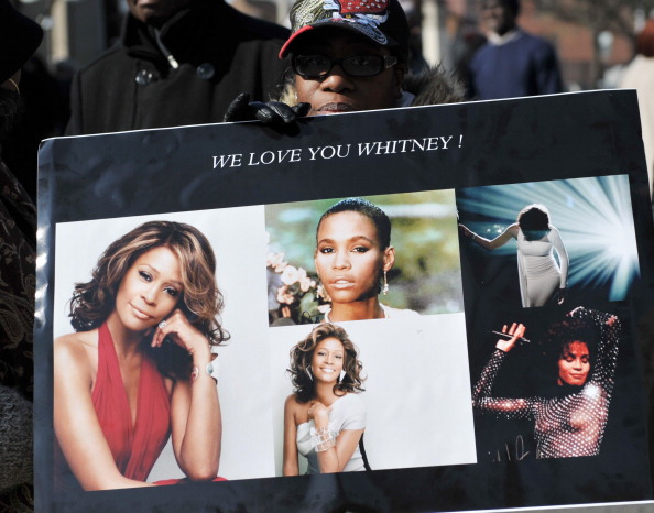 Música, aplausos y celebridades despiden a Whitney Houston