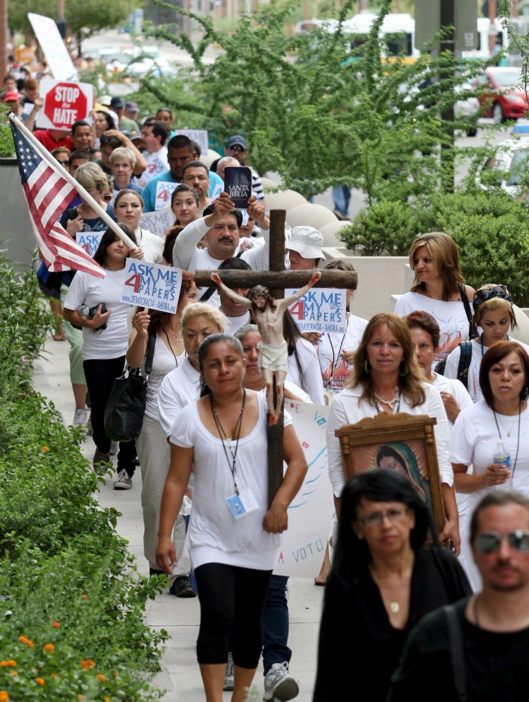 SB1070, la ley que unió a una comunidad