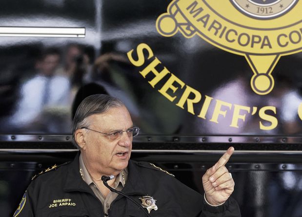 Concluyen testimonios en juicio de alguacil Arpaio
