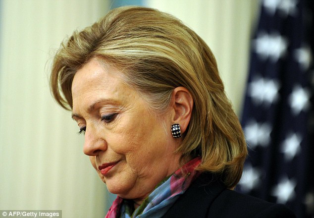 Hillary Clinton: “Asumo la responsabilidad” del atentado en Bengasi