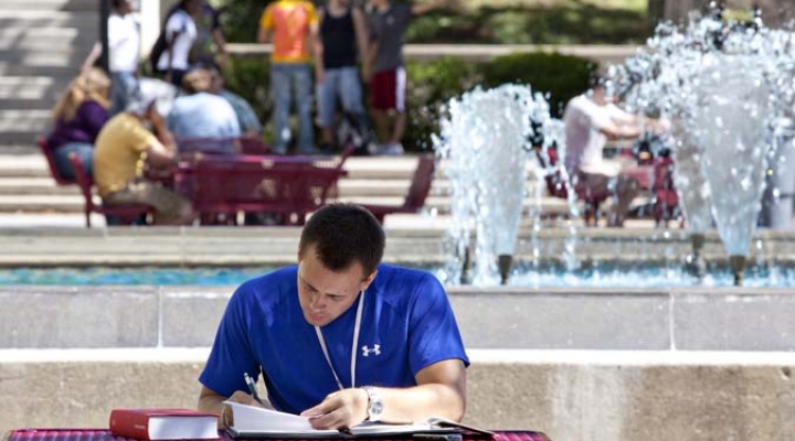 Consulado General de México realiza la segunda edición de la Feria Universitaria Steps to College