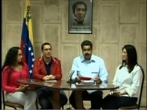 AP/Maduro instó a los venezolanos a hacer caso omiso de los rumores sobre el estado de Chávez. Aveledo aseguró que la oposición ha sido respetuosa durante la enfermedad de Chávez, pero consideró que "el secretismo es la fuente de los rumores".