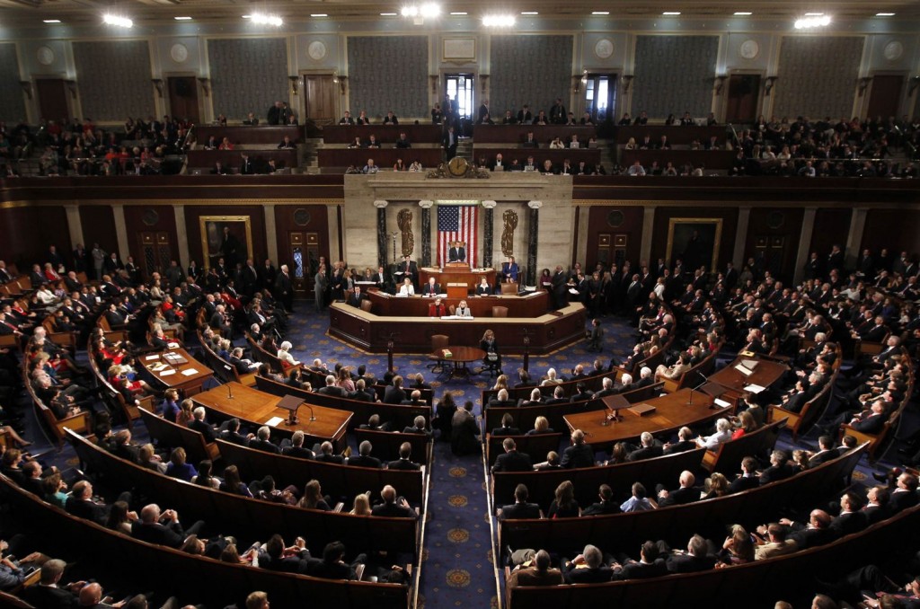 Un número récord de congresistas hispanos jura su cargo en Estados Unidos