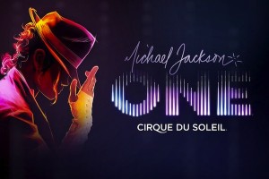 Michael Jackson ONE es una experiencia audiovisual de vanguardia que crea una evocación teatral del genio creativo de Michael.