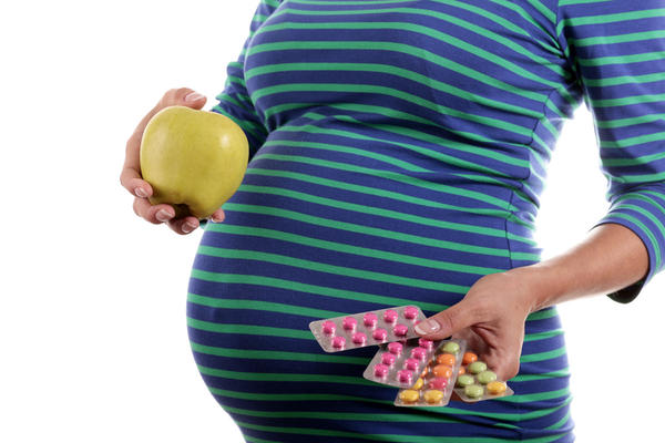 Vitamina B9 durante el embarazo reduce un 40% el riesgo de autismo