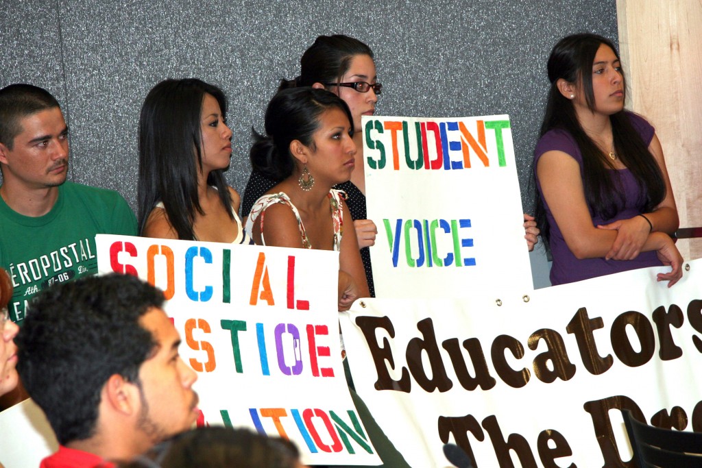 Debate sobre estudiantes inmigrantes en Arizona