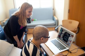 Cada juego Re-Mission 2 sitúa a los jugadores dentro del cuerpo de un cáncer derrotado, usando armas como la quimioterapia, antibióticos y las células inmunes del cuerpo. La acción es paralela a los tratamientos médicos del mundo real usados en la lucha contra el cáncer.
