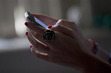 Espionaje de parejas causa revuelo en Brasil