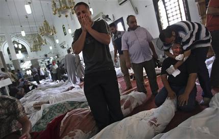 Suman 525 muertos por los graves enfrentamientos en Egipto