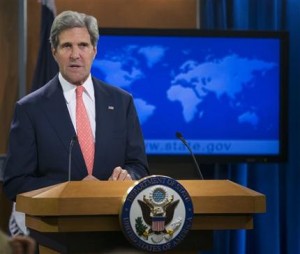 El secretario de Estado de Estados Unidos, John Kerry, habla en el Departamento de Estado en Washington, el lunes 26 de agosto de 2013, sobre la situación en Siria. (Foto AP/Manuel Balce Ceneta)