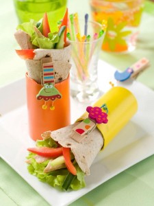 Wraps de Verduras con Aderezo de Miel y Aguacate / Veggie Wraps with Honey-Avocado Dressing.  (PRNewsFoto/National Honey Board)