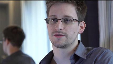 Snowden obtiene asilo de Rusia por un año