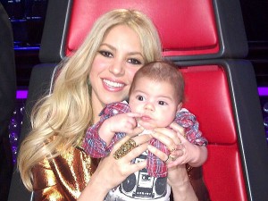 "Estoy muy agradecida con las cortes que no hacen lugar a estas demandas infundadas", dijo Shakira en una declaración escrita. "He avanzado en mi vida y no podría ser más feliz. Espero que este acoso llegue a su fin".