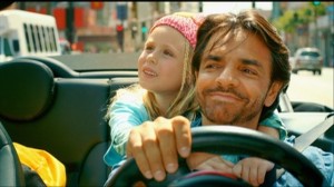El actor y director Eugenio Derbez anunció que los ingresos por la venta de boletos de "Instructions Not Included" ("No se aceptan devoluciones") del viernes serán destinados en su totalidad a los damnificados por la tormenta Manuel en Acapulco, ciudad en la cual se filmó parte de la cinta y una de las más afectadas por la tormenta.