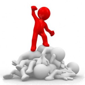 HABITO # 4: Ve la vida como una competencia feroz . Toda tu competencia, amigos colegas, jefes, o como le quieras llamar están ahí para llegar primero que tu, así que asegúrate de llegar primero sin importar el precio, los escrúpulos o la moral, eso es de “perdedores”.