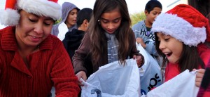 Uno de los eventos más esperados por la comunidad en general es la celebración "Ángeles del Barrio" de Chicanos Por La Causa, que por 45 años ha  propagado la alegría de las fiestas navideñas y ha celebrado  junto a los niños y sus familias lo que ya se ha convertido en una tradición.