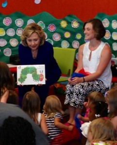 El esfuerzo es parte de la campaña "Muy pequeño para fallar" (Too Small To Fail), que fue lanzada el año pasado por la Fundación Bill, Hillary y Chelsea Clinton y Next Generation, una organización sin fines de lucro con sede en San Francisco.