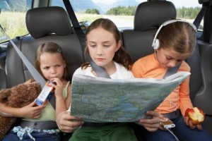 mucho antes de empezar el viaje en auto, usted puede comenzar con una buena planificación para evitar contratiempos y disfrutar al máximo de su viaje en familia.