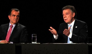 El sondeo de la firma Cifras y Conceptos, la primera que se conoce después de la primera vuelta que se realizó el domingo, reveló un empate técnico para el balotaje del 15 de junio entre ambos candidatos, con una intención de voto de un 38 por ciento para Santos y un 37 por ciento para el ex ministro de Hacienda.
