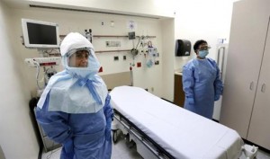 Las nuevas recomendaciones han sido analizadas por personal médico de los hospitales de Estados Unidos que han tratado pacientes con ébola, médicos de la organización Médicos Sin Fronteras (MSF) y otras organizaciones que trabajan combatiendo la enfermedad.