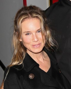 En su reaparición en público, Zellweger lució un rostro tan cambiado que algunos medios estadounidenses lo califican hoy de "virtualmente irreconocible".