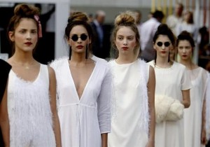 Colores neutros, como el blanco y el hueso, así como el algodón , marcaron la pauta en las tendencias para esta primaver-verano 2015, en la pasarela más importante de Latinoamerica, Colombiatex, que se lleva a cabo por estos día en la hermosa ciudad de Medellin, Antioquia. 