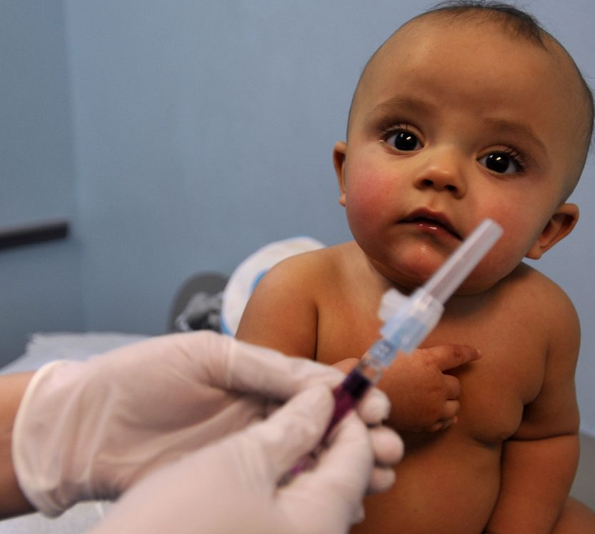Uso de varias vacunas en bebés no genera nuevas preocupaciones: estudio
