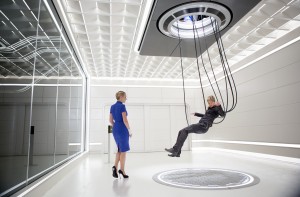 En la imagen se observa a Jeanine (Kate Wislet), quien lidera la elite más alta de una corrupta sociedad y Tris (Shailene Woodley), quien es sometida a una dura prueba mental y física, para comprobar que es una "Divergent" al 100%. Foto cortesia de Lionsgate Publicity.