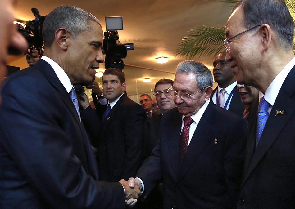 ESPECIAL VII Cumbre de las Americas: El Historico apretón de manos de Obama y Raul Castro