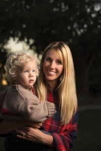 Amanda Ippel sufrió un derrame cerebral una semana antes del día de la madre en 2012, el cual le quito la capacidad de caminar, usar el brazo izquierdo, y todas las habilidades necesarias para cuidar de una familia. Luego de dar a luz a un niño saludable, comenzó neurorehabilitacion intensiva en Barrow Neurological Insitute para recuperar las capacidades y funciones que le robo el derrame cerebral. 