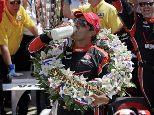 El colombiano Juan Pablo Montoya gana las 500 Millas de Indianápolis