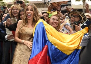 Vergara, de 42 años, se convirtió en el primera actriz de su país en tener su nombre grabado en el suelo del icónico bulevar de la meca del cine, donde ya figura el de su compatriota Shakira desde 2011, la primera persona de nacionalidad colombiana en obtener ese reconocimiento.