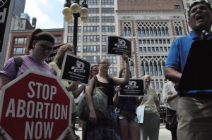 El lugar de reunión sera a las afueras de Planned Parenthood ubicado en Glendale en la siguiente dirección: 5771 W Eugie, Glendale, AZ 85304 Sábado 22 de agosto De 9:00am a 11:00am