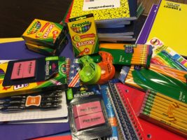 Lo primero es realmente determinar que artículos para la escuela necesitan sus hijos y si bien la lista de útiles escolares suele llegar a mediado del mes de julio por correo o esta disponible muchas veces en la pagina web del distrito o la escuela de su hijo o hija, es mejor hablar directamente con el maestro o maestra y saber que es lo que ellos necesitan. Foto: Maria T. Bonilla/ Panorama Online
