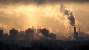 El informe detalla que los países con mayor deuda de carbono, es decir aquellos que mediante la emisión de CO2 han contribuido en mayor medida al cambio climático, son Estados Unidos, Rusia, Alemania, Canadá, Reino Unido y Australia.