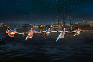 PETER PAN 360 GRADOS, presentado por Threesixty Entertainment, es una producción espectacularmente innovadora que combina una serie de elementos teatrales, múltiples proyecciones de video, actores volando y mágicas marionetas que le dan vida como nunca antes a PETER PAN, el cuento clásico de J.M. Barrie.