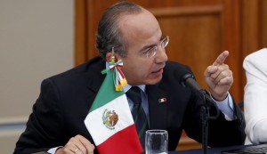"Trump está convirtiendo a Estados Unidos en un vecino que todos van a terminar repudiando y odiando", afirmó Calderón al recalcar que el político estadounidense está propiciando un "antiamericanismo" en todo el mundo