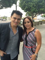 En la foto con José Antonio Vargas, un periodista que tuvo que ocultar por mucho tiempo su estatus migratorio para poder trabajar, su historia ha sido contada en CNN en el documental "Documented". Me lo encontré por casualidad en Los Angeles en 2014, un verdadero privilegio el haber,o conocido y decirle que yo era como él